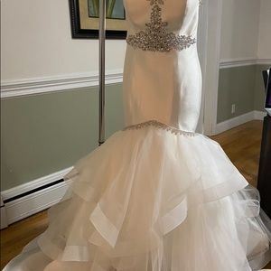 White mermaid sweet heart wedding dress